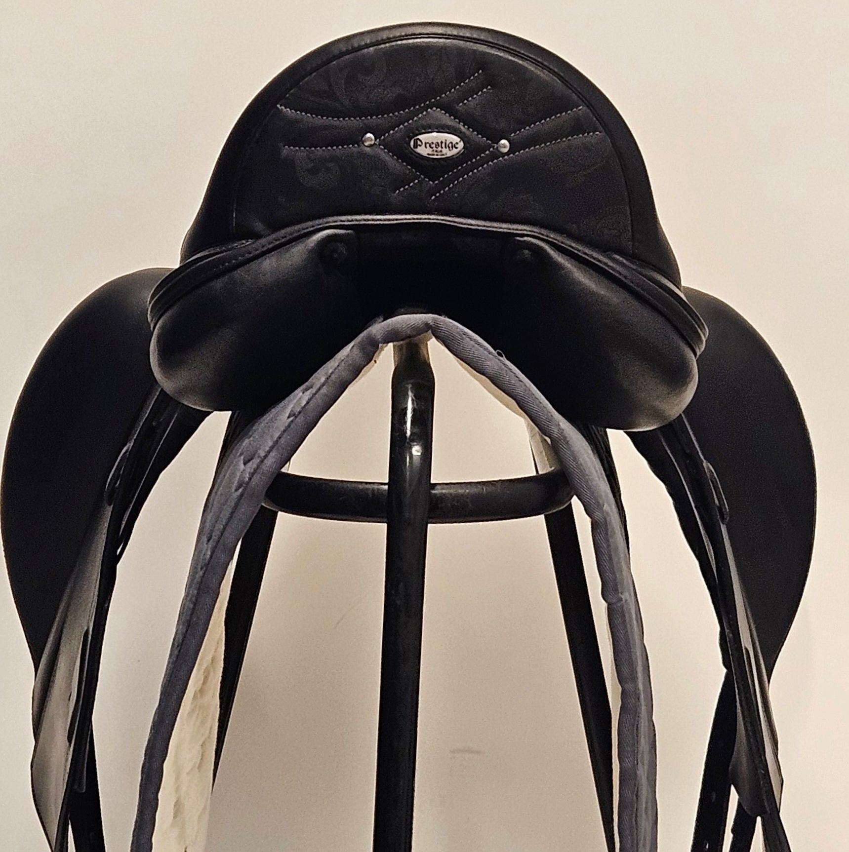 Prestige Philosophy Dressyrsadel 16"/34