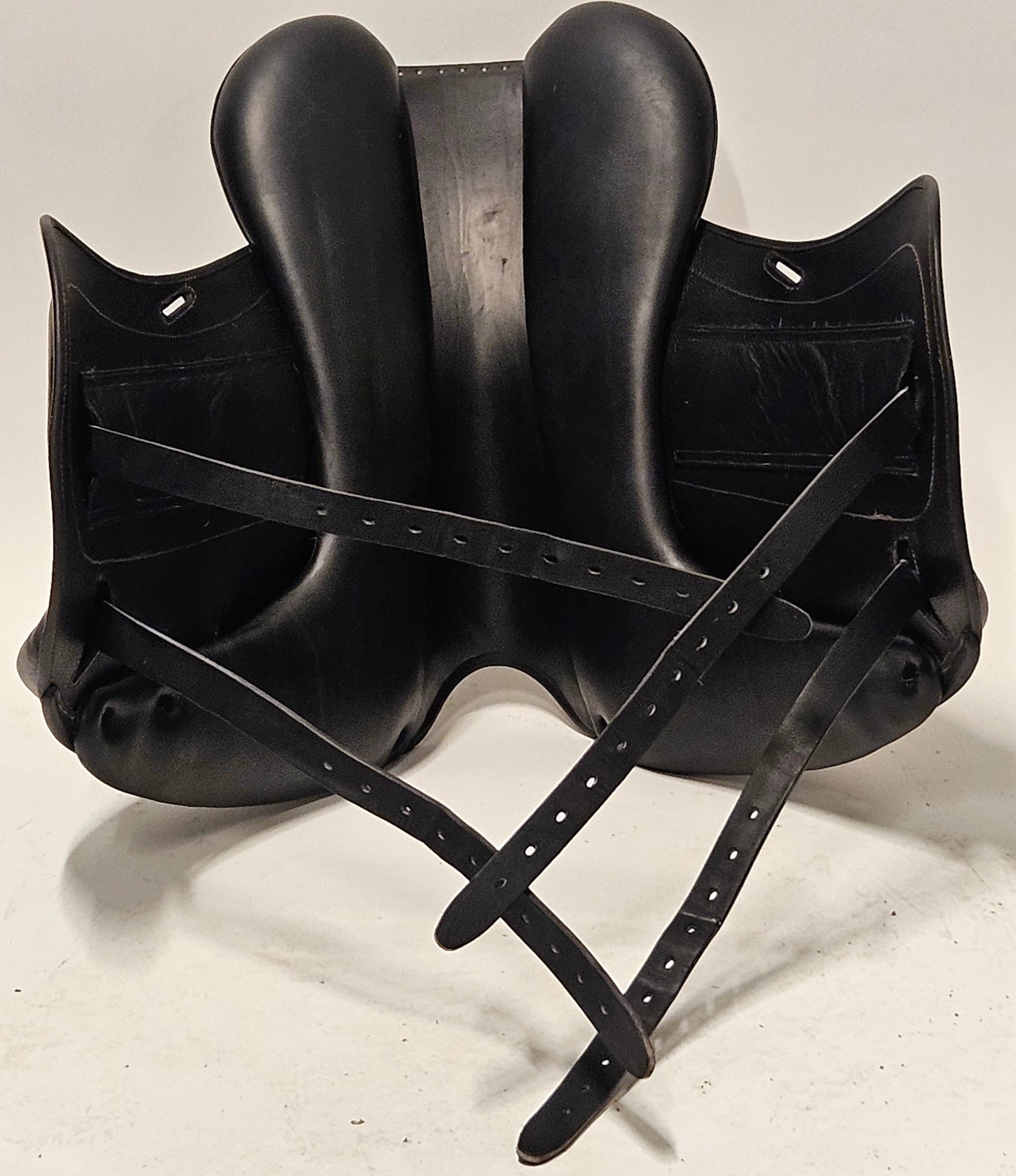 Childeric DFL Dressyrsadel 17"/MW