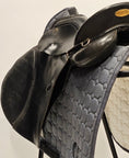 Load image into Gallery viewer, Kieffer Achen Allroundsadel 17"/M
