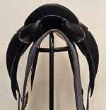 Ladda upp bild till gallerivisning, Childeric DFI Dressyrsadel 17&quot;/M
