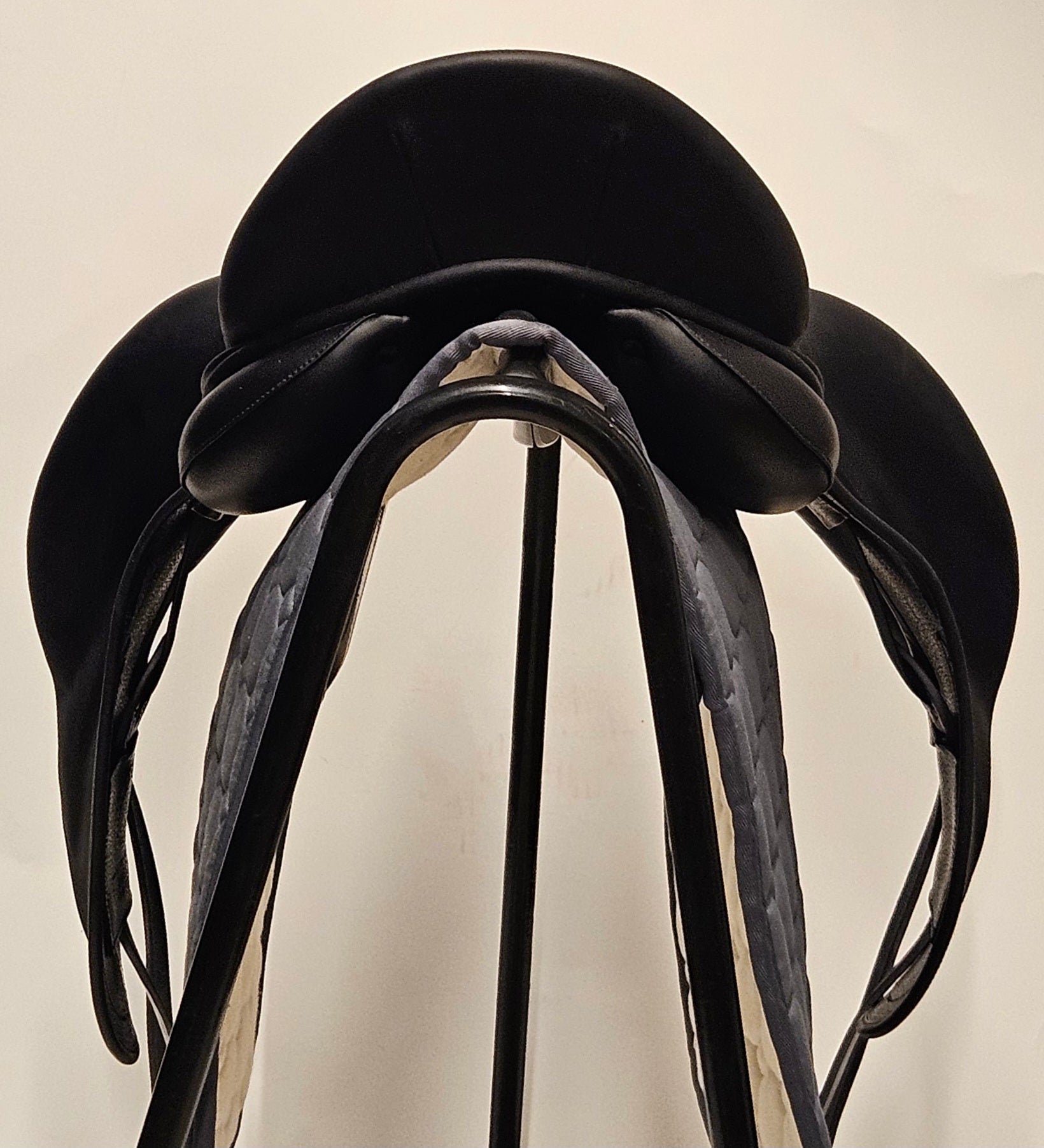 Childeric DHE Dressyrsadel 17"/MW-W