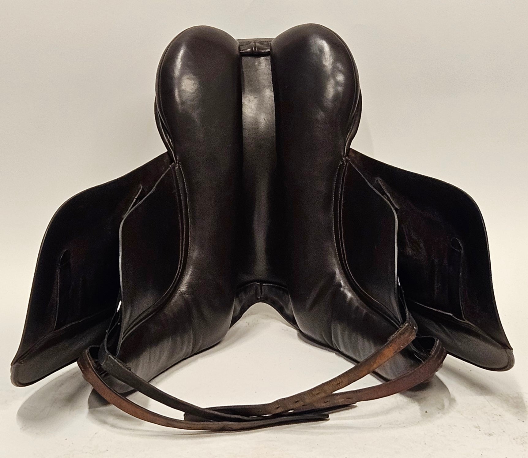 Wellington Elite Dressyrsadel 17"/M