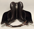 Load image into Gallery viewer, Wellington Elite Dressyrsadel 17"/M
