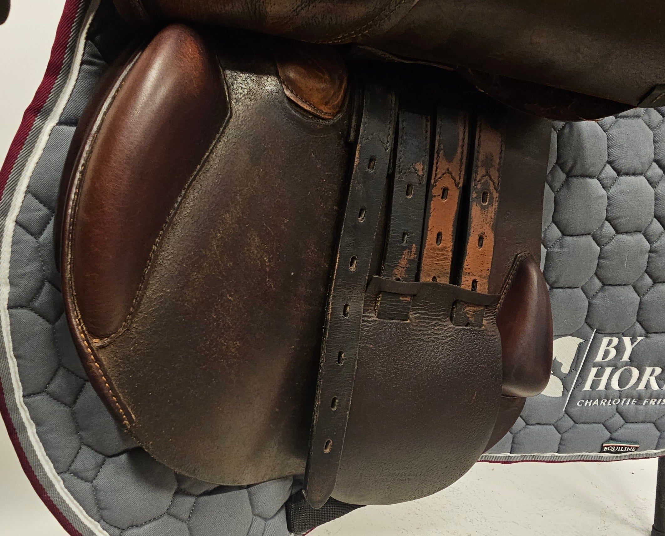 Amerigo DJ Hoppsadel 18"/+1/