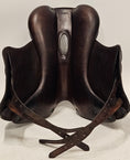 Load image into Gallery viewer, Equipe Viktoria Dressyrsadel 17,5"/M
