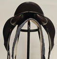 Load image into Gallery viewer, Equipe Olympia Dressyrsadel 17,5"/M
