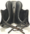 Load image into Gallery viewer, Equipe Viktoria Dressyrsadel 17,5"/M
