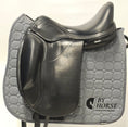 Load image into Gallery viewer, Prestige Brillante K Dressyrsadel 17"/34
