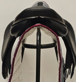 Ladda upp bild till gallerivisning, Equipe Expression Hoppsadel 17"/+1
