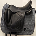 Load image into Gallery viewer, Antares Signature Dressyrsadel 17"/MW Ullpaneler
