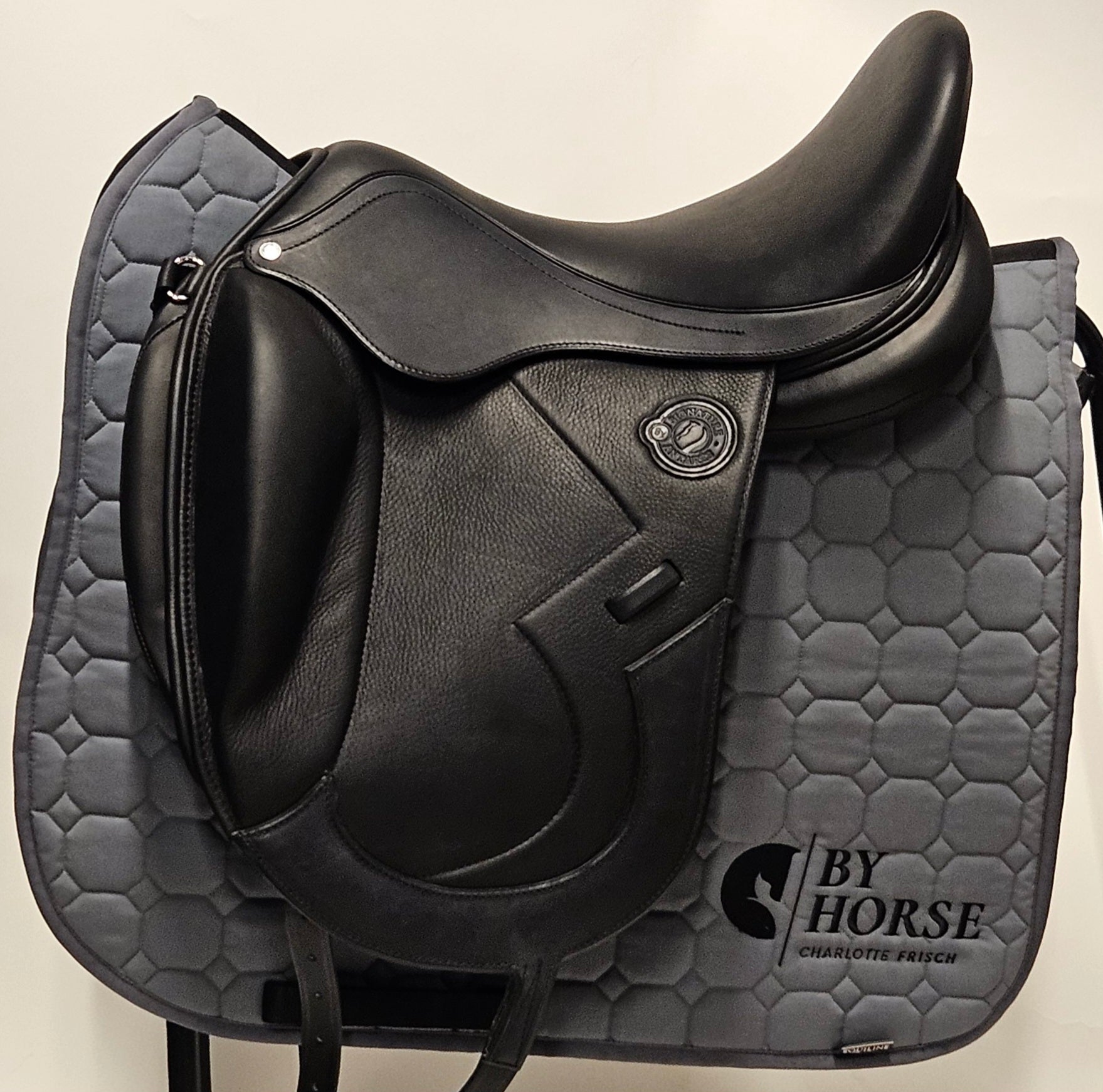Antares Signature Dressyrsadel 17"/MW Ullpaneler