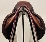 Ladda upp bild till gallerivisning, Ikonic Elite Hoppsadel 17,5"
