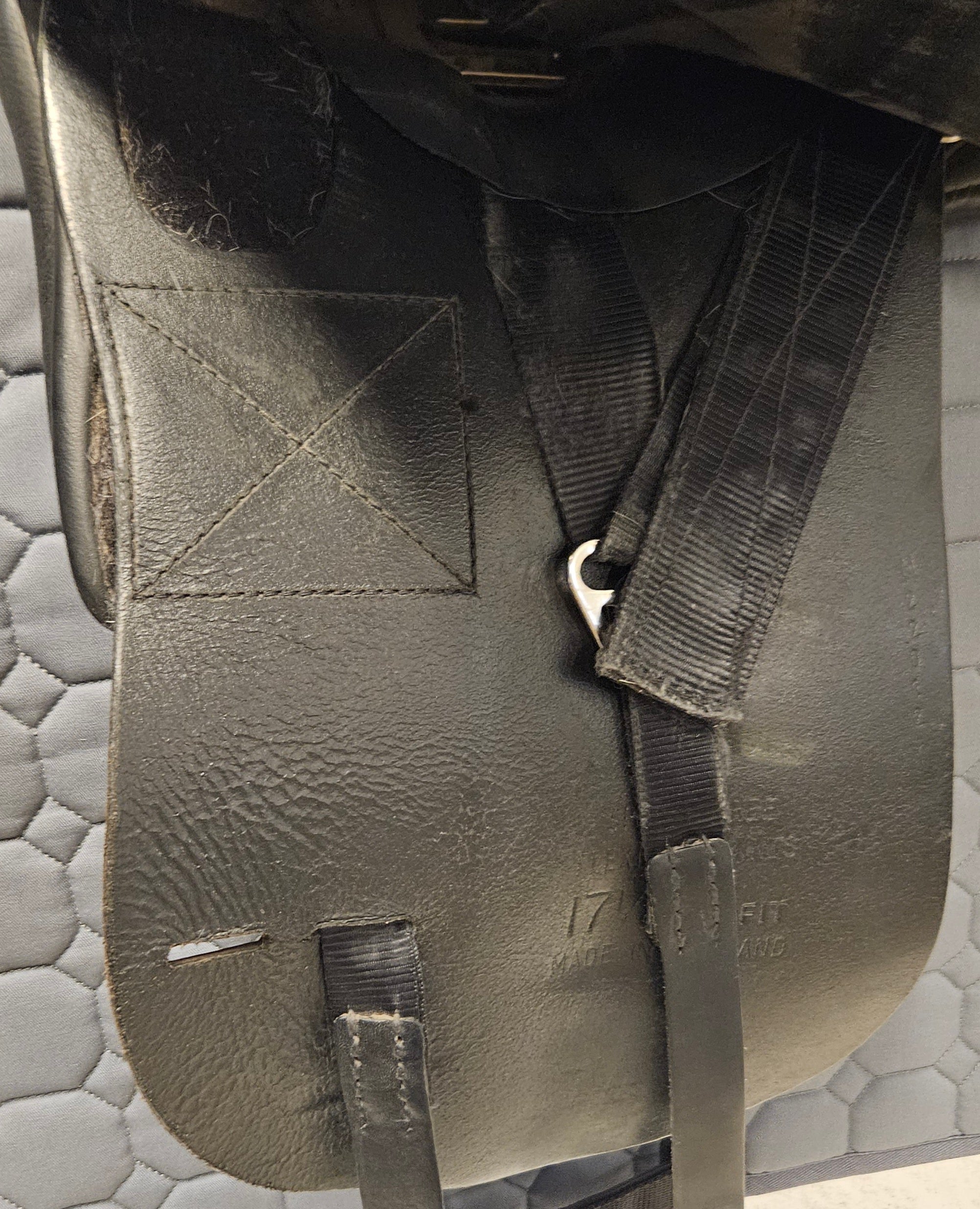 Connector Dressyrsadel 17,5"/3