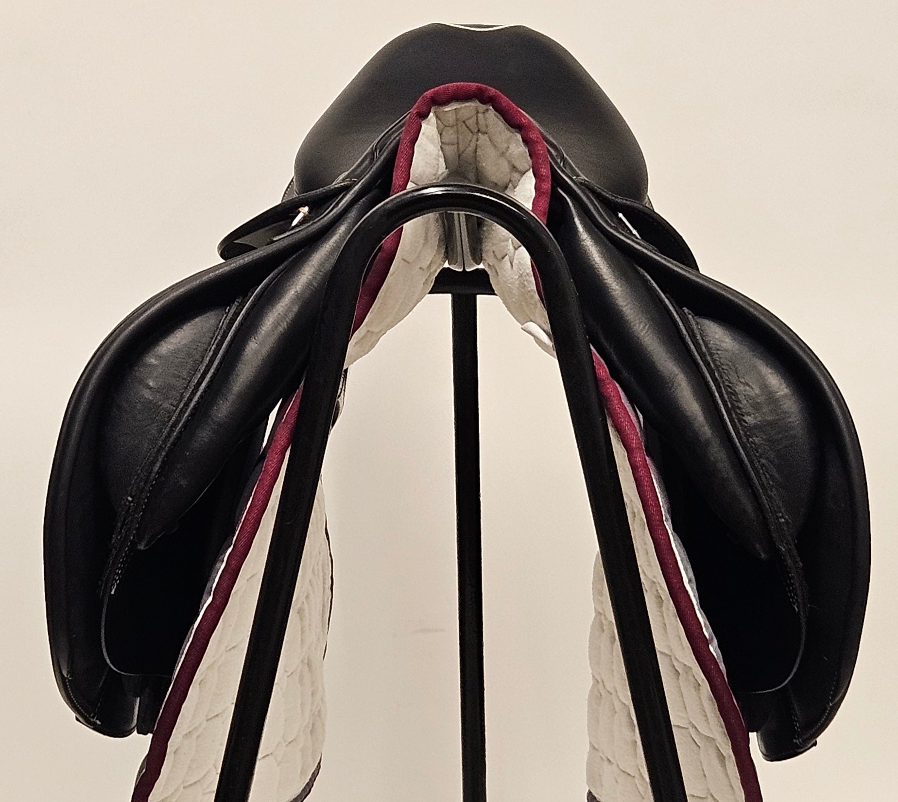 Prestige Versailles Hoppsadel 17"/34