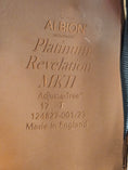 Load image into Gallery viewer, Albion Platinum Revelation MKII Dressyrsadel 17"/XW
