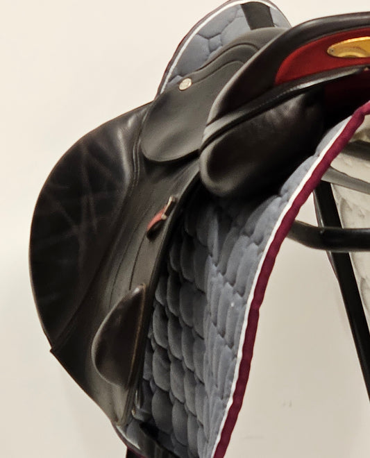 Equipe Rarity Grip Hoppsadel 16"/+1