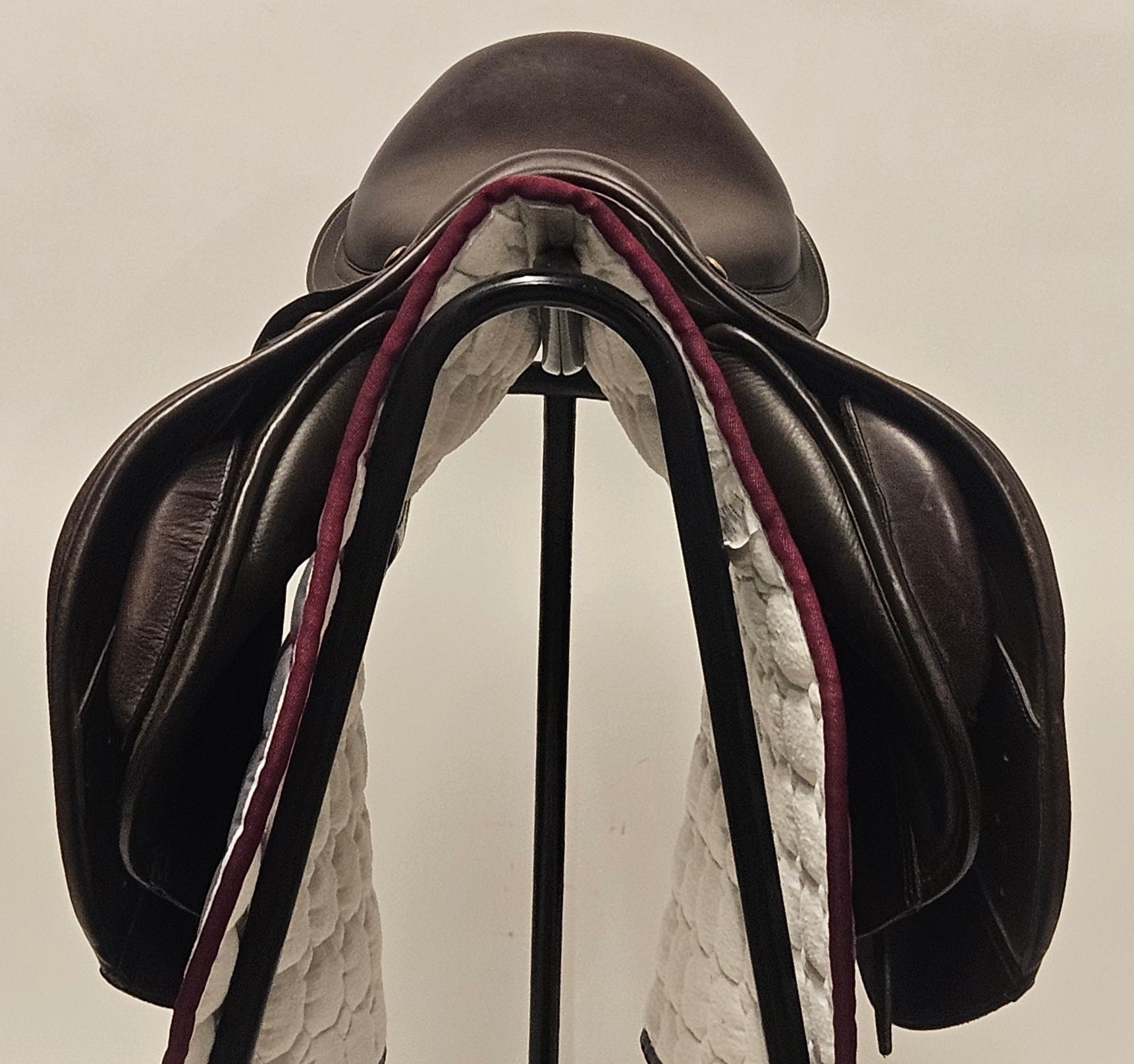 Pessoa Amo Hoppsadel 17"/W