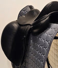 Load image into Gallery viewer, Prestige Inspire Dressyrsadel 15"/34
