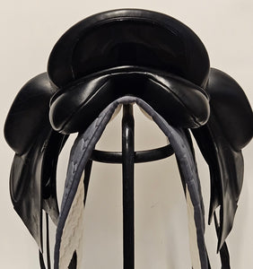Anatomica Cygnus G3 Dressyrsadel 18"/M