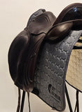 Load image into Gallery viewer, PDS Carl Hester Valegro Dressyrsadel 17"
