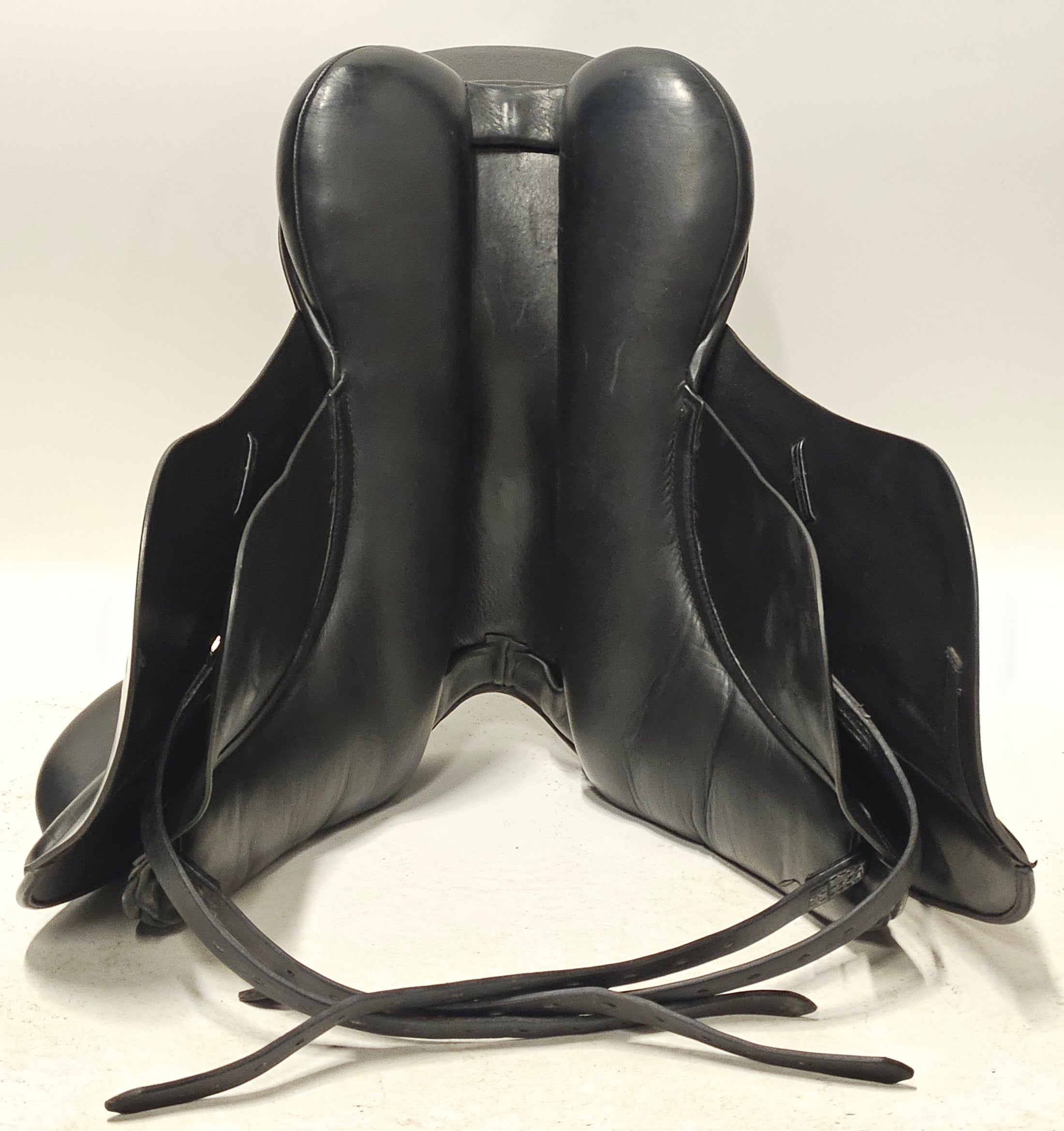 Anatomica Cygnus G3 Dressyrsadel 18"/M