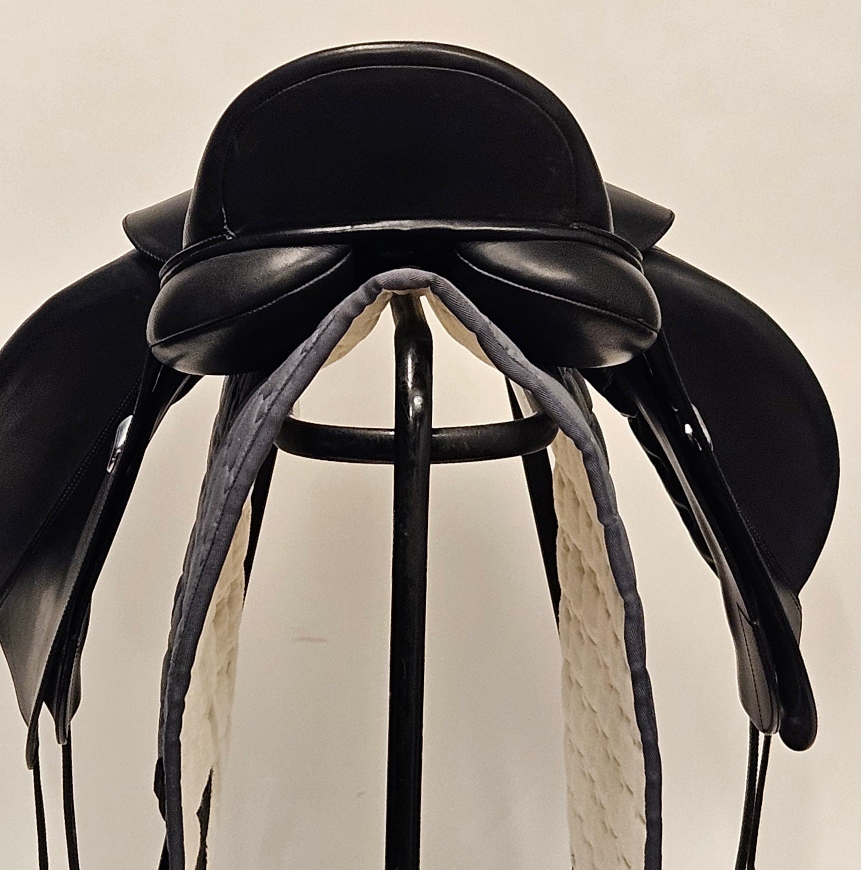 Bates Innova Dressyrsadel 17,5"/M