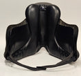 Load image into Gallery viewer, Bates Innova Dressyrsadel 17,5"/M
