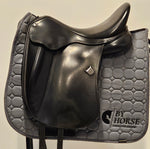 Ladda upp bild till gallerivisning, Bates Innova Dressyrsadel 17,5&quot;/M
