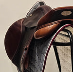 Ladda upp bild till gallerivisning, Ikonic Elite Hoppsadel 17,5"
