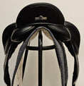 Load image into Gallery viewer, Bates Artiste Dressyrsadel 17-17,5"/MW

