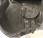 Ladda upp bild till gallerivisning, Equipe Expression Hoppsadel 17"/+1
