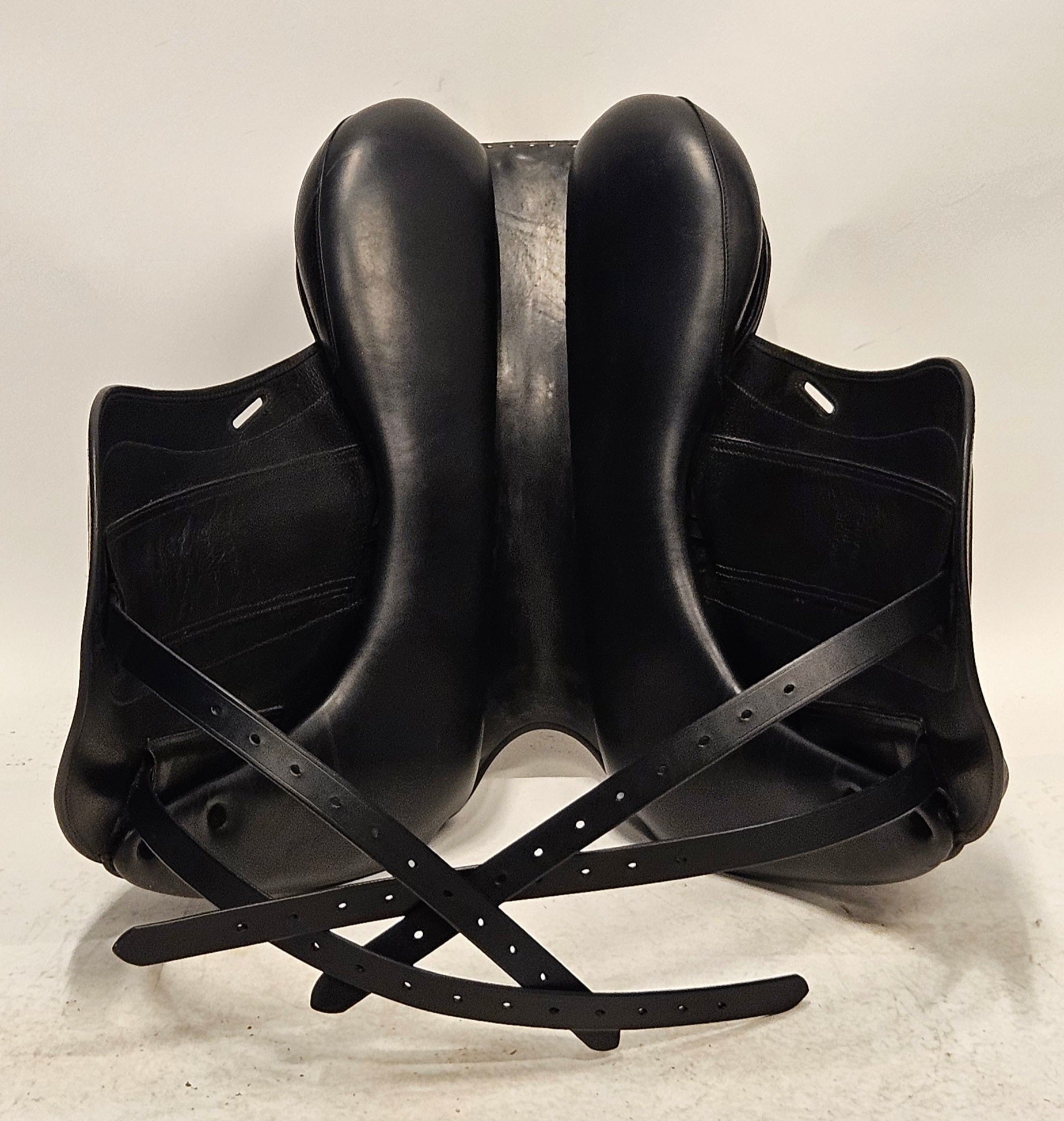 Childeric DFL Dressyrsadel 17"/M