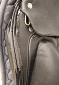 Load image into Gallery viewer, Custom Wolfgang Gemini R Dressyrsadel 18"
