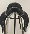 Load image into Gallery viewer, Prestige D1 Dressyrsadel 17"/M
