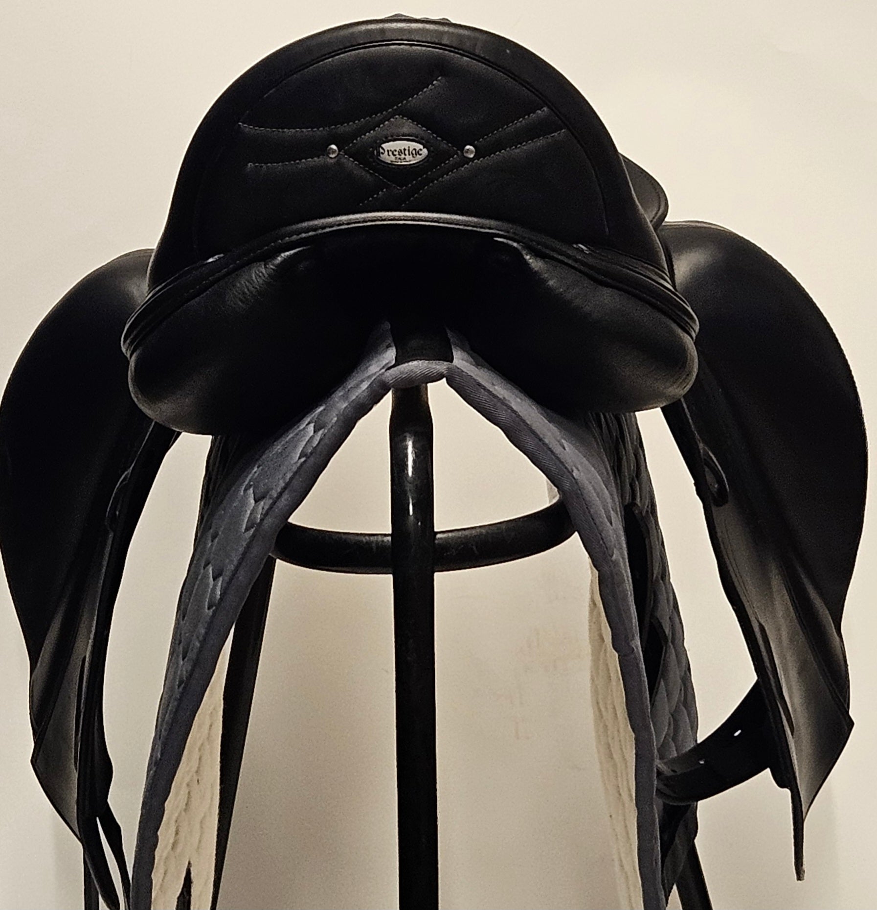 Prestige Philosophy Dressyrsadel 16"/34