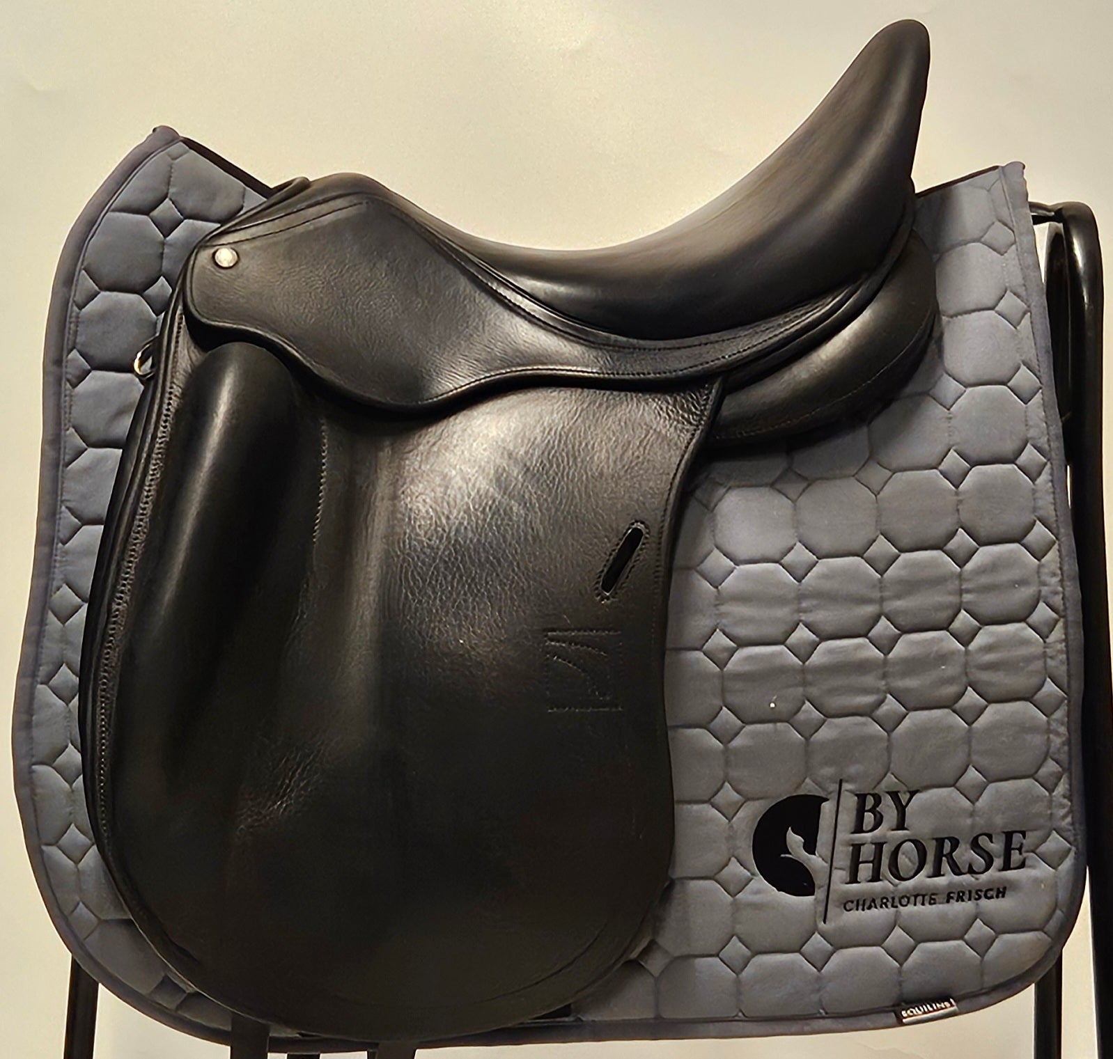 Childeric DHE Dressyrsadel 17"/MW-W