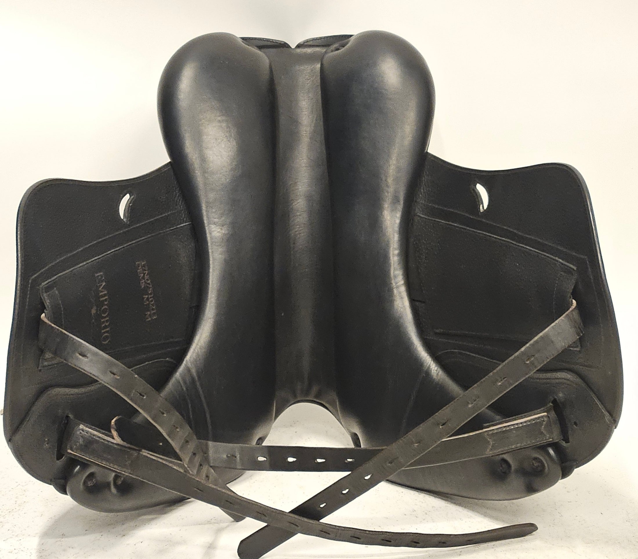 Equipe Emporio Dressyrsadel 17"/M