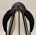 Load image into Gallery viewer, Childeric DFL Dressyrsadel 17"/MW
