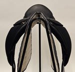 Ladda upp bild till gallerivisning, Childeric DFL Dressyrsadel 17&quot;/MW
