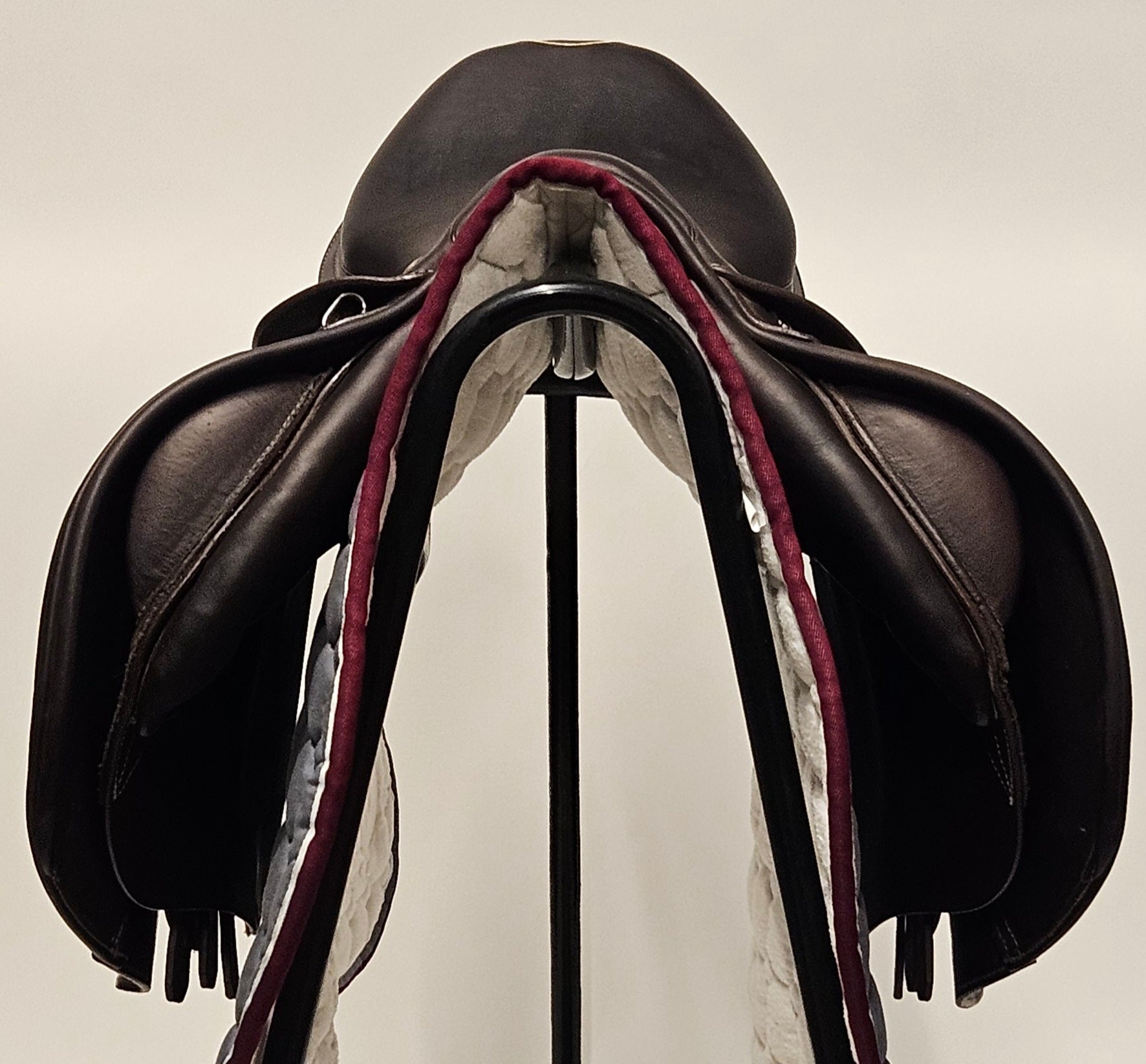 Prestige Versailles Hoppsadel 17"/34