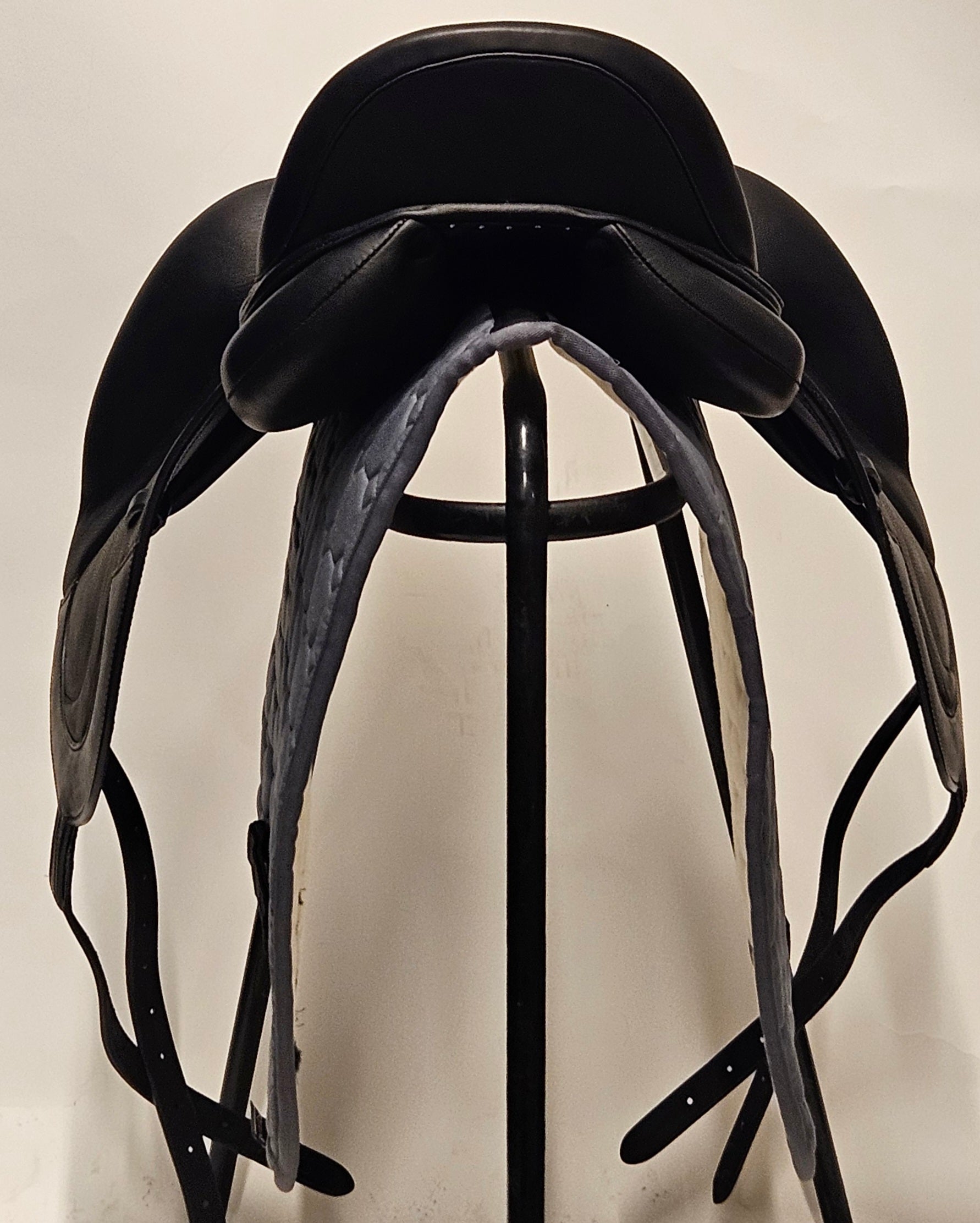 Antares Signature Dressyrsadel 17"/MW Ullpaneler
