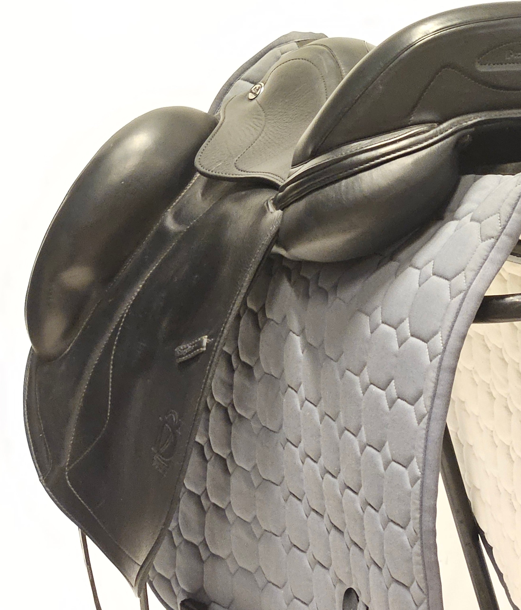 Prestige X-D2 Dressyrsadel 18"/MW