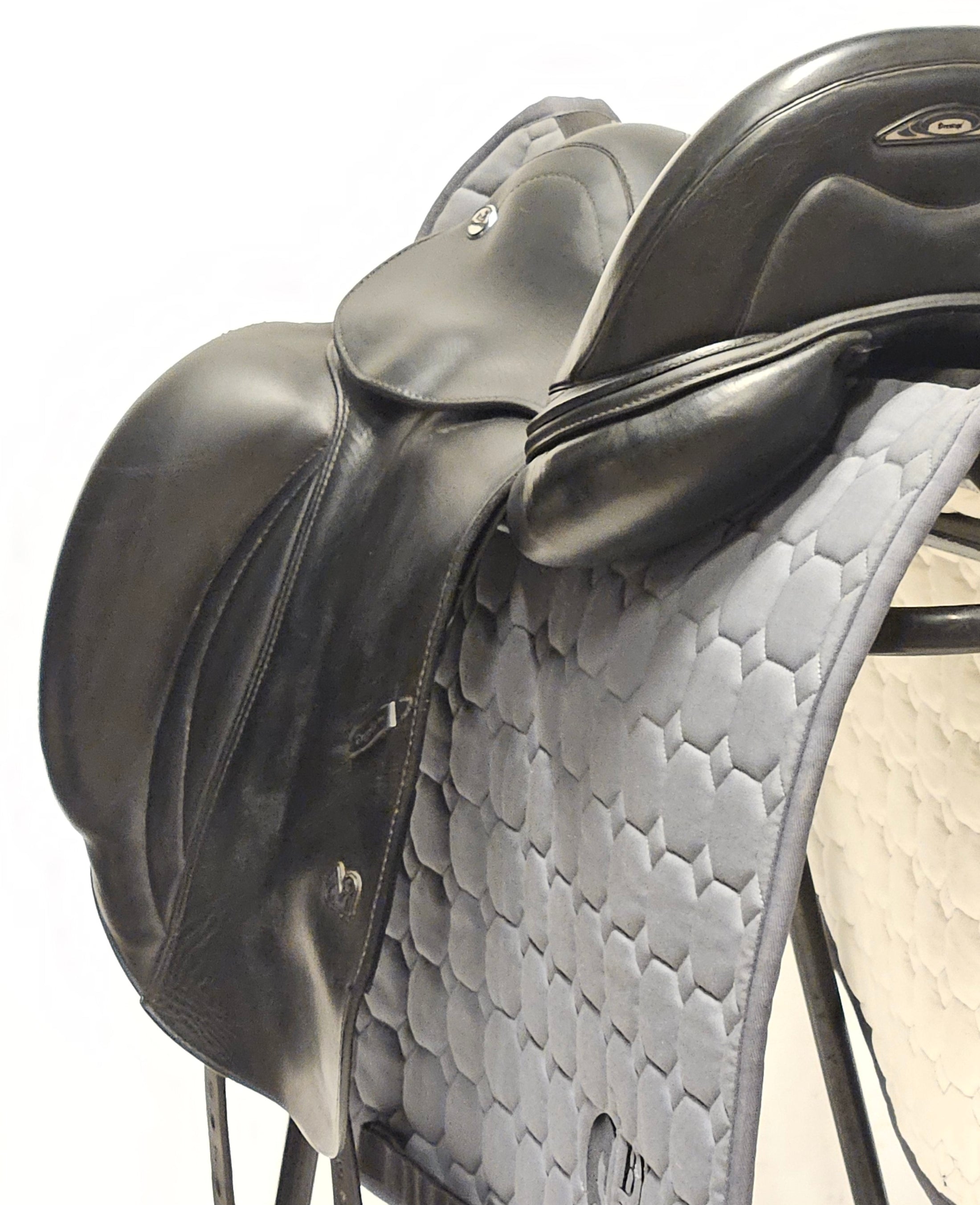 Prestige D2 Zero Dressyrsadel 17"/M