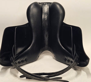 Equipe Special Dressyrsadel 17"L /+1,5
