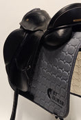Load image into Gallery viewer, Fichtbauer Paura LSR Dressyrsadel 17,5"/M
