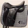 Load image into Gallery viewer, Fichtbauer VMH Dressyrsadel 17,5"/MW
