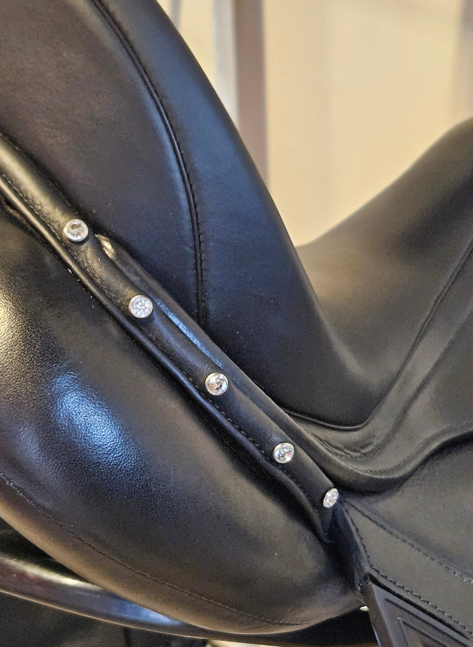 Equiline Alissum Dressyrsadel 17"/MW