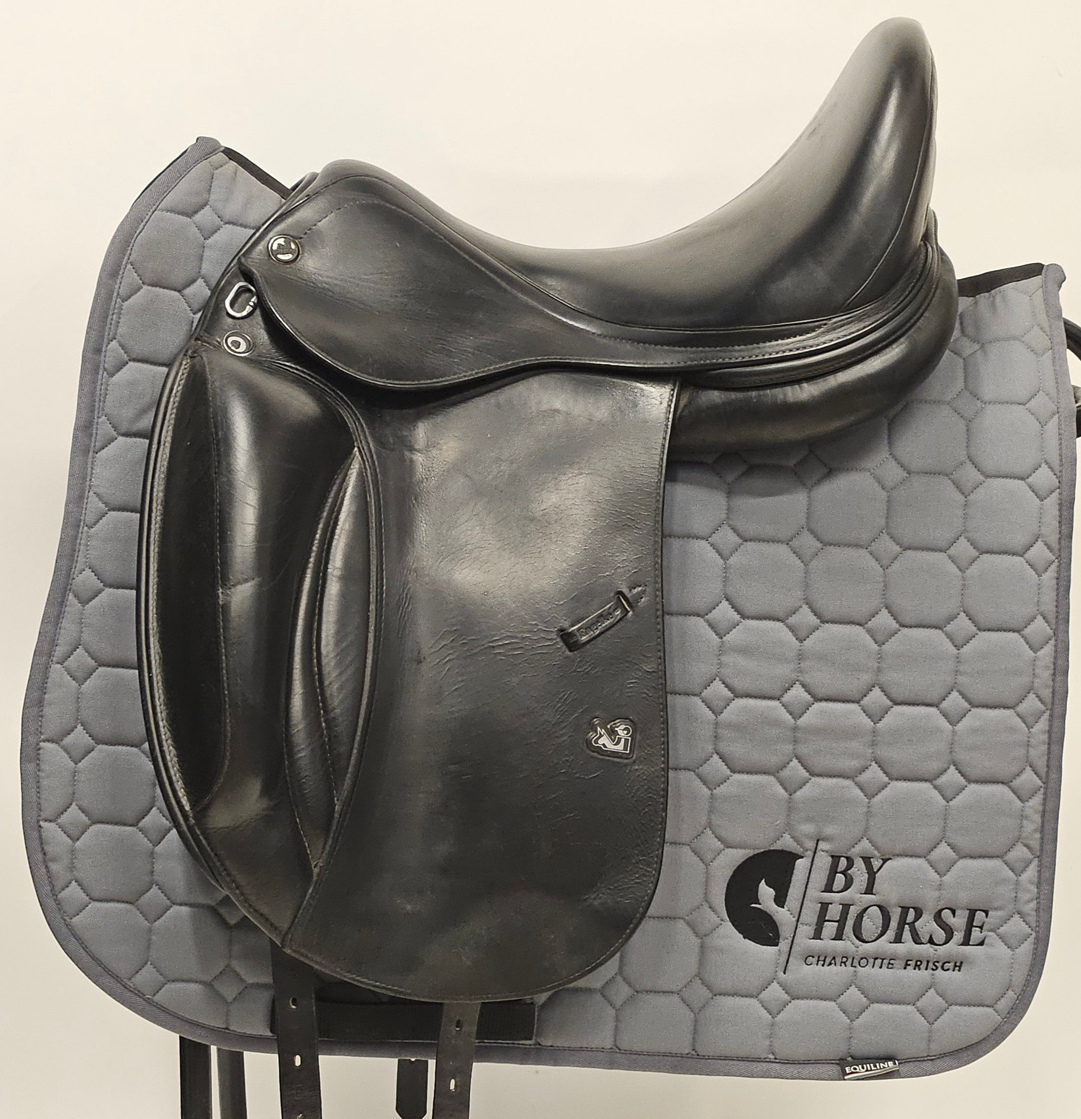 Prestige D2 Dressyrsadel 17/M