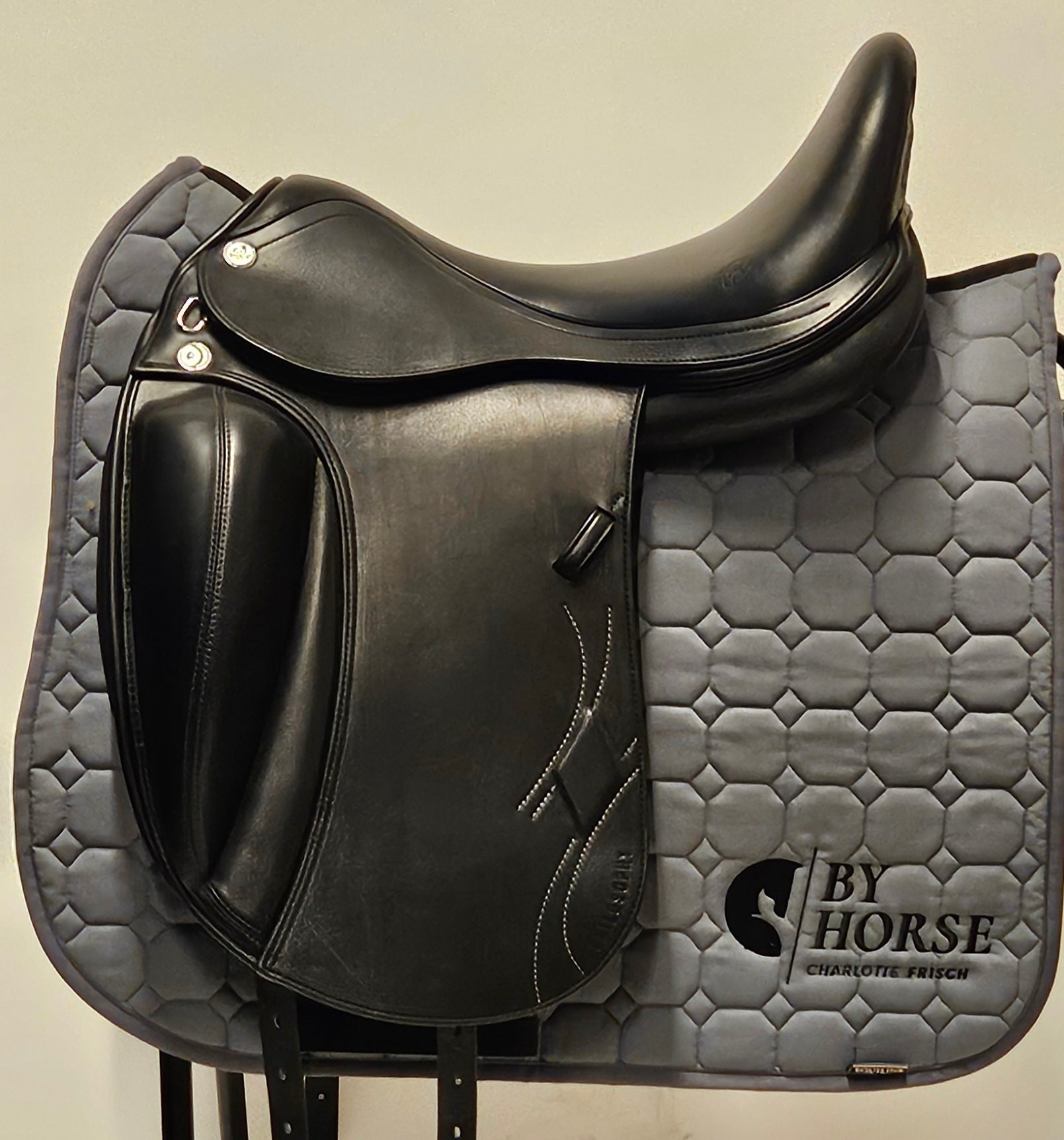 Prestige Philosophy Dressyrsadel 17"/34