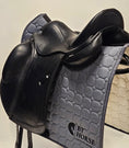 Load image into Gallery viewer, Prestige Venus Style K Dressyrsadel 17"/33
